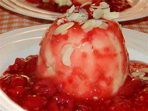 Vanilkový pudink s malinami