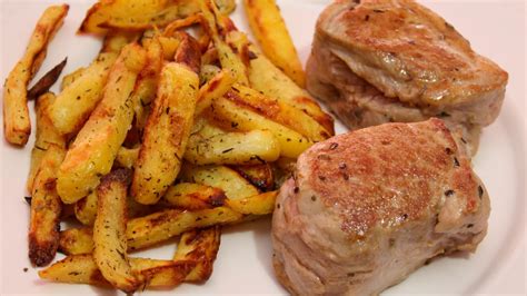 Vepřová panenka s bramborami a houbami