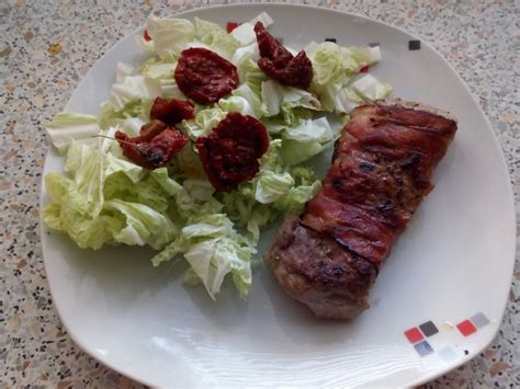 Vepřová panenka se salátem