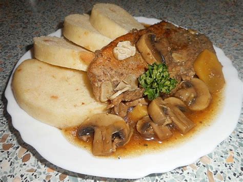 Vepřové maso s knedlíky