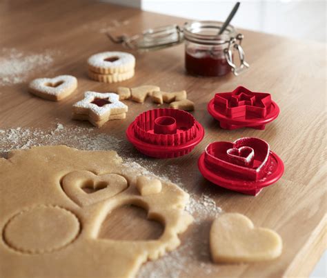 Vykrajovátka na linecké cukroví