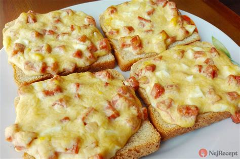 Zapečené tousty se šunkou a sýrem