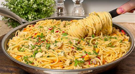 Zeleninové špagety s omáčkou