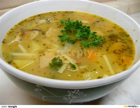 Zimní polévka s nudlemi