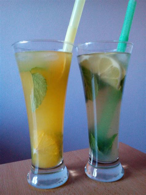 sklenice se šťávou